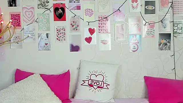 Snapshot of little_radiant_sun chatting on 01-17-26, 07:24 little radiant sun online show from 01-17-26, 07:24