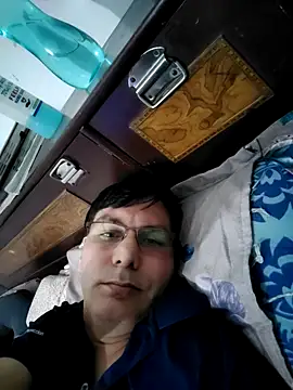 Snapshot of ZIMMY25 chatting on 10-15-25, 06:30 ZIMMY25 online show from 10-15-25, 06:30