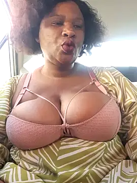 Snapshot of Bootyliciousbbw12 chatting on 10-07-25, 06:10 Bootyliciousbbw12 online show from 10-07-25, 06:10
