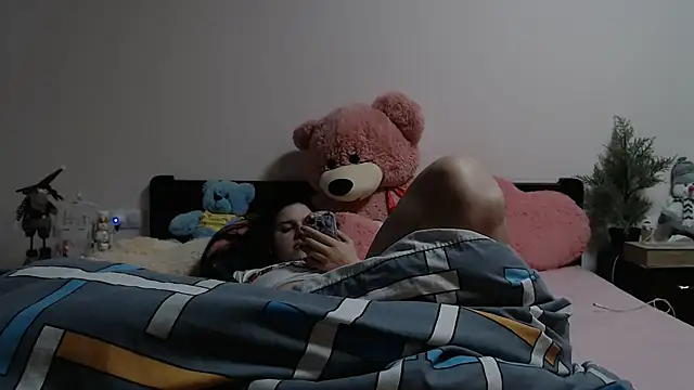 Annatrybebetter online show from 03-20-25, 03:23