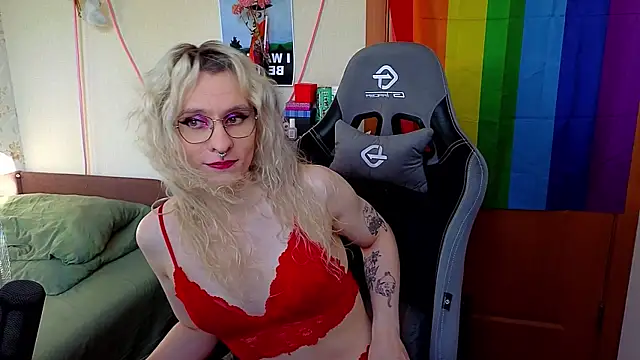 Snapshot of Lori_Myaf chatting on 07-15-26, 03:06 Lori Myaf online show from 07-15-26, 03:06