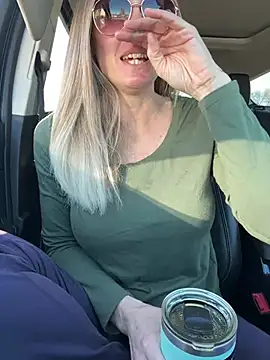 ItsDanniG online show from 01-13-25, 05:02