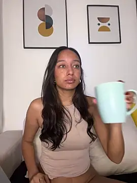 Snapshot of DianaHopson chatting on 02-10-26, 12:09 DianaHopson online show from 02-10-26, 12:09