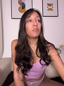 Snapshot of DianaHopson chatting on 02-11-26, 11:48 DianaHopson online show from 02-11-26, 11:48