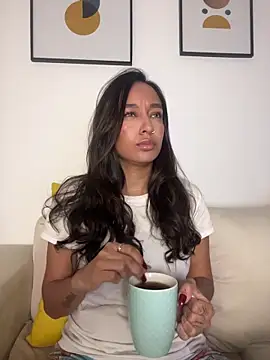 Snapshot of DianaHopson chatting on 02-17-26, 11:40 DianaHopson online show from 02-17-26, 11:40