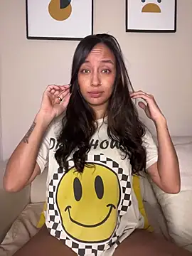 Snapshot of DianaHopson chatting on 02-26-26, 01:26 DianaHopson online show from 02-26-26, 01:26