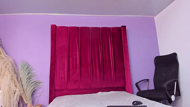 Snapshot of Shanelle__ chatting on 05-07-26, 02:44 Shanelle online show from 05-07-26, 02:44