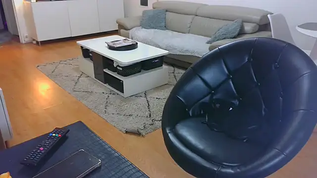 sarametisse26 online show from 10-08-25, 06:11