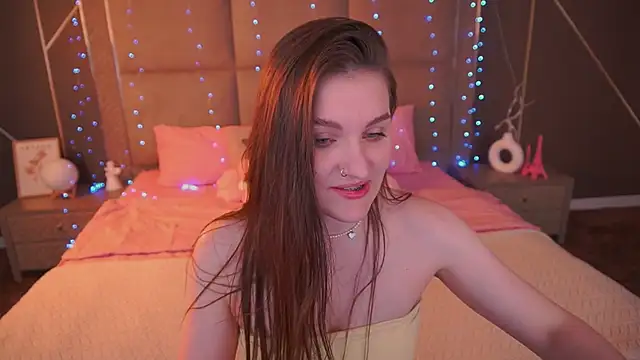 EmmyCharmm online show from 02-04-26, 06:52