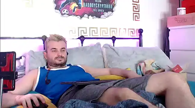 Snapshot of erotico69xxx chatting on 03-02-25, 09:32 erotico69xxx online show from 03-02-25, 09:32