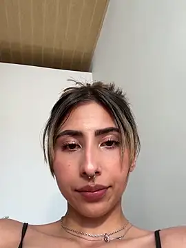 Snapshot of Ameellie chatting on 02-02-25, 06:53 Ameellie online show from 02-02-25, 06:53