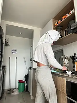 Snapshot of Ameellie chatting on 02-18-25, 03:21 Ameellie online show from 02-18-25, 03:21