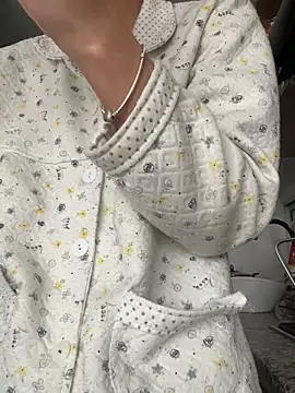 Snapshot of Ameellie chatting on 03-02-25, 01:49 Ameellie online show from 03-02-25, 01:49