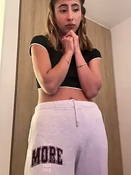 Snapshot of Ameellie chatting on 03-12-25, 06:22 Ameellie online show from 03-12-25, 06:22