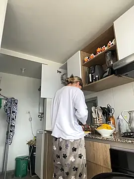 Snapshot of Ameellie chatting on 09-11-25, 04:07 Ameellie online show from 09-11-25, 04:07