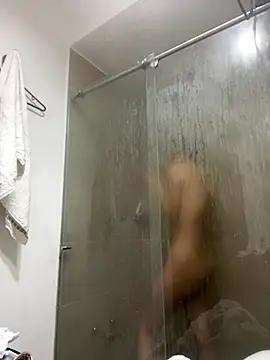 Snapshot of Ameellie chatting on 10-05-25, 01:42 Ameellie online show from 10-05-25, 01:42