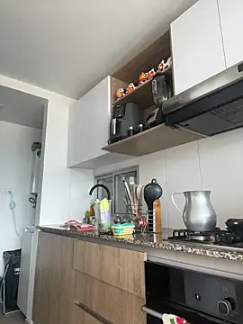 Snapshot of Ameellie chatting on 10-12-25, 04:06 Ameellie online show from 10-12-25, 04:06