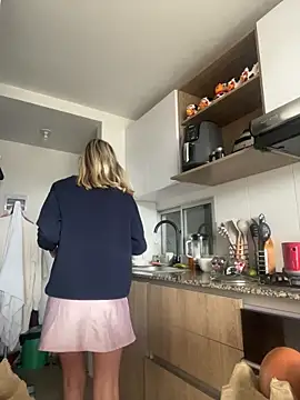 Snapshot of Ameellie chatting on 10-19-25, 06:08 Ameellie online show from 10-19-25, 06:08