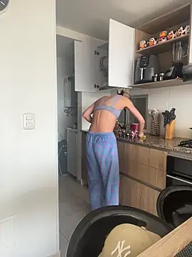 Snapshot of Ameellie chatting on 10-23-25, 03:22 Ameellie online show from 10-23-25, 03:22