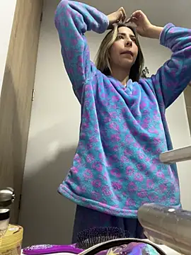 Snapshot of Ameellie chatting on 10-30-25, 05:02 Ameellie online show from 10-30-25, 05:02