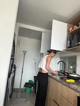 Snapshot of Ameellie chatting on 10-31-25, 04:41 Ameellie online show from 10-31-25, 04:41