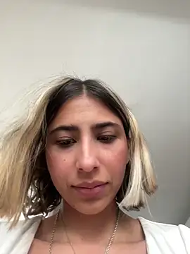 Snapshot of Ameellie chatting on 11-14-25, 03:33 Ameellie online show from 11-14-25, 03:33