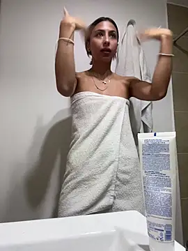 Snapshot of Ameellie chatting on 11-20-25, 04:07 Ameellie online show from 11-20-25, 04:07