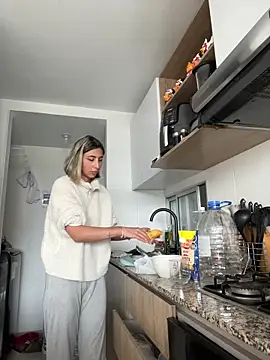 Snapshot of Ameellie chatting on 11-21-25, 03:00 Ameellie online show from 11-21-25, 03:00