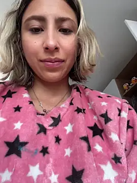 Snapshot of Ameellie chatting on 12-03-25, 04:27 Ameellie online show from 12-03-25, 04:27