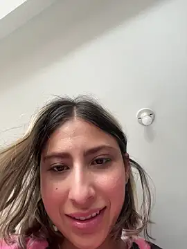 Snapshot of Ameellie chatting on 12-04-25, 02:59 Ameellie online show from 12-04-25, 02:59