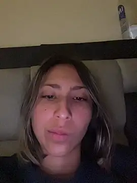 Snapshot of Ameellie chatting on 12-16-25, 03:50 Ameellie online show from 12-16-25, 03:50