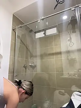 Snapshot of Ameellie chatting on 12-17-25, 06:36 Ameellie online show from 12-17-25, 06:36