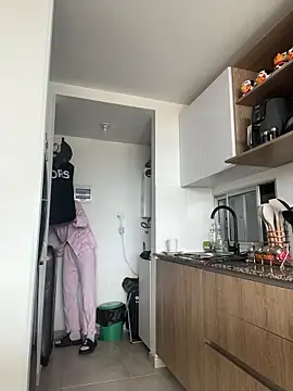 Snapshot of Ameellie chatting on 12-19-25, 02:24 Ameellie online show from 12-19-25, 02:24