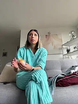 Snapshot of Ameellie chatting on 01-14-26, 04:12 Ameellie online show from 01-14-26, 04:12