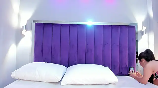 SaraRiley online show from 10-25-25, 11:10