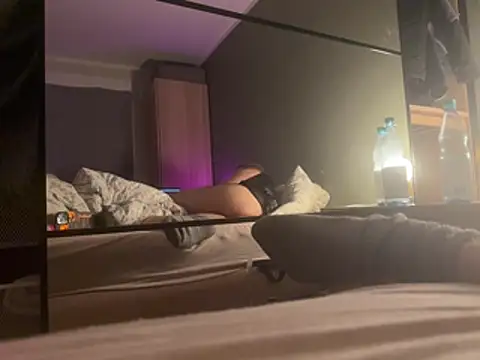 Snapshot of sissybitchx chatting on 02-26-26, 01:32 sissybitchx online show from 02-26-26, 01:32