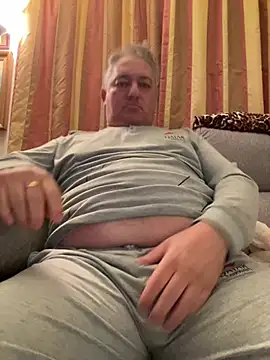 Snapshot of Russirayu chatting on 03-16-25, 11:14 Russirayu online show from 03-16-25, 11:14