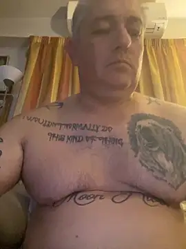 Snapshot of Russirayu chatting on 09-28-25, 06:24 Russirayu online show from 09-28-25, 06:24