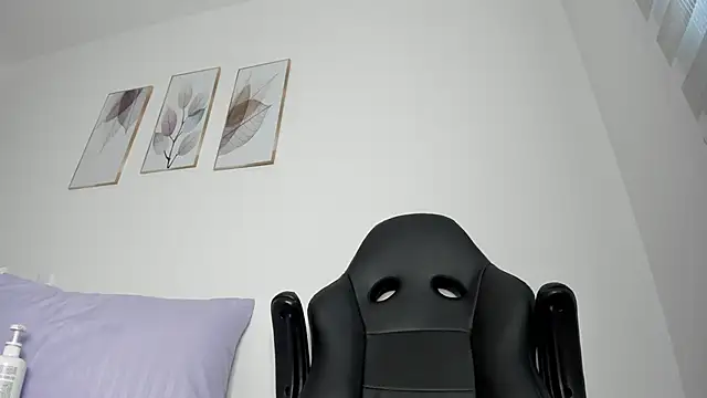Snapshot of _Molly_rosse_ chatting on 05-15-26, 12:01 Molly rosse online show from 05-15-26, 12:01
