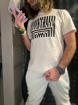 Snapshot of 4kUsh2Fashion0 chatting on 01-11-25, 05:10 4kUsh2Fashion0 online show from 01-11-25, 05:10