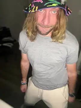 Snapshot of 4kUsh2Fashion0 chatting on 01-20-25, 01:18 4kUsh2Fashion0 online show from 01-20-25, 01:18