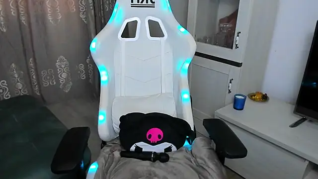 EveEvian online show from 01-14-25, 02:53