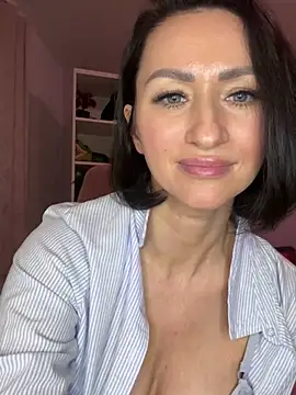 Snapshot of KatyEvanss chatting on 03-04-25, 01:49 KatyEvanss online show from 03-04-25, 01:49