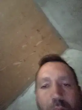 Snapshot of florin421 chatting on 10-18-25, 08:04 florin421 online show from 10-18-25, 08:04