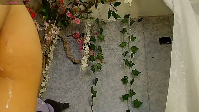 Cloe Leee online show from 11-26-25, 06:25