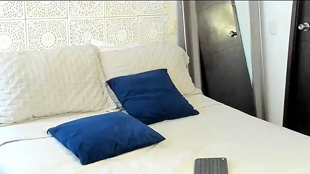 V monse online show from 01-18-25, 03:49