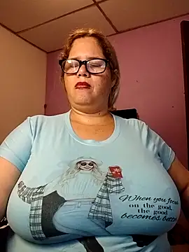 Snapshot of EllisW8 chatting on 04-26-26, 11:13 EllisW8 online show from 04-26-26, 11:13