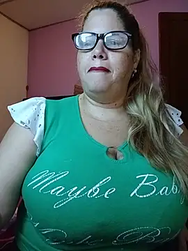 Snapshot of EllisW8 chatting on 05-16-26, 10:36 EllisW8 online show from 05-16-26, 10:36