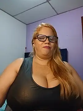 Snapshot of EllisW8 chatting on 06-12-26, 11:25 EllisW8 online show from 06-12-26, 11:25