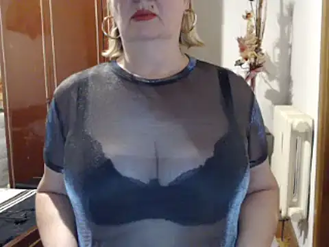 Secretfox online show from 10-14-25, 04:35